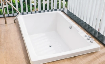 Deep Soak Bathtub